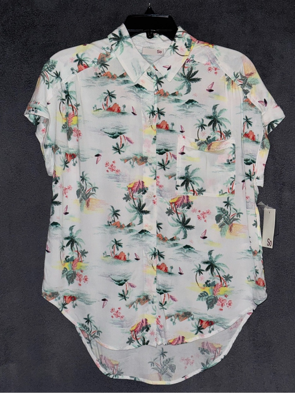 NWT SO White Tropical Print Short Sleeve Button-Up Blouse Size Small - Picture 3 of 15